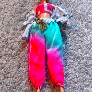 It 3 set of the the tyla dance clothes